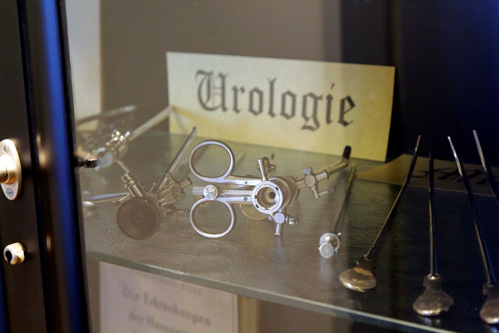 Foto: Historische Urologiegeräte
